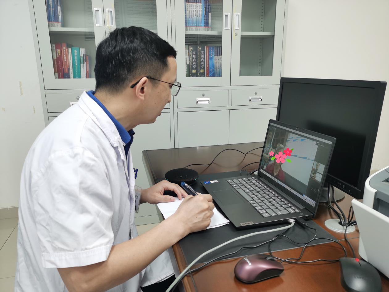 免费线上问诊进社区，专家精准指导护健康